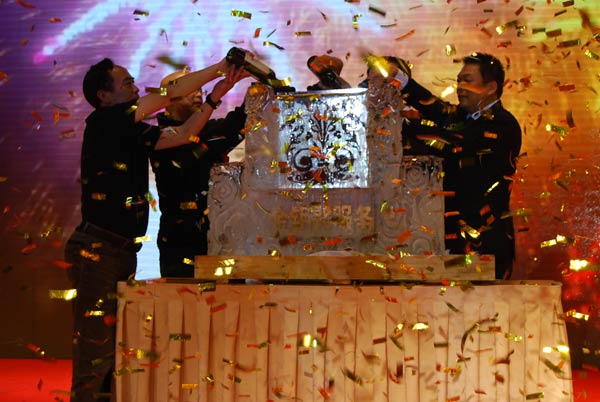 說明: http://m.s9970.cn/UploadFile/images/news/2011/zhengzhou-jinyaoshifuwuqido.jpg